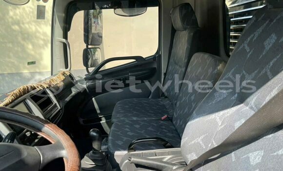 Buy Used ISUZU Hi Lander V-Spec 2.5 MT Car Buy Used ISUZU Hi Lander V-Spec 2.5 MT Car