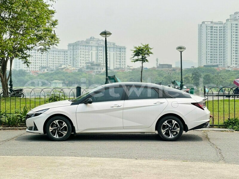 Big with watermark hyundai elantra tinh lam gjong gjam rong 37413