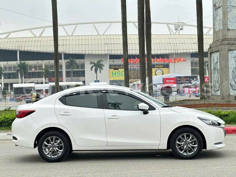 Big with watermark mazda 2 tinh lam gjong gjam rong 37426