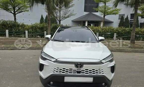 Buy Used Toyota CROSS Car Buy Used Toyota CROSS Car