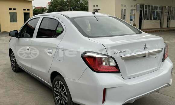 Mua Đã sử dụng Mitsubishi Attrage Xe ô tô Mua Đã sử dụng Mitsubishi Attrage Xe ô tô