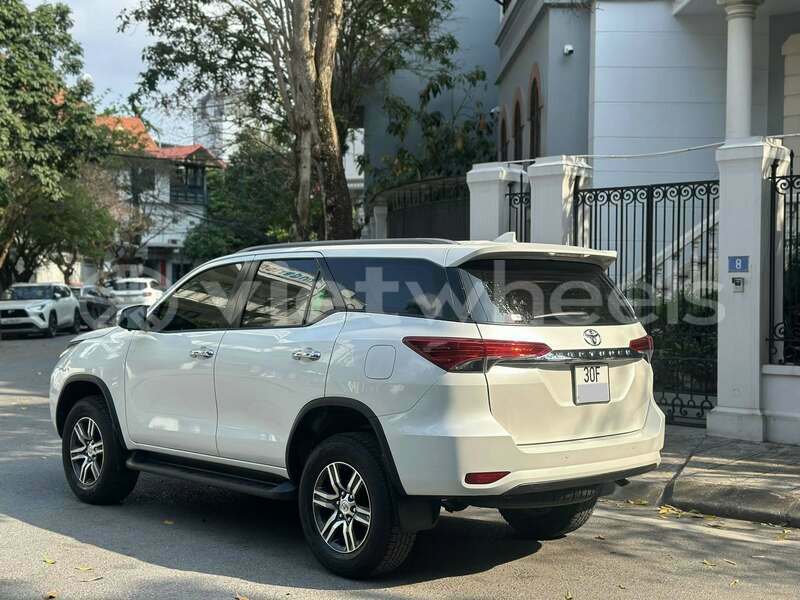 Big with watermark toyota fortuner hanoi saigon 37460