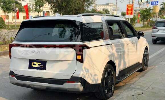 Buy Used KIA Carnival Car Buy Used KIA Carnival Car