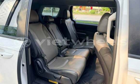 Buy Used KIA Carnival Car Buy Used KIA Carnival Car