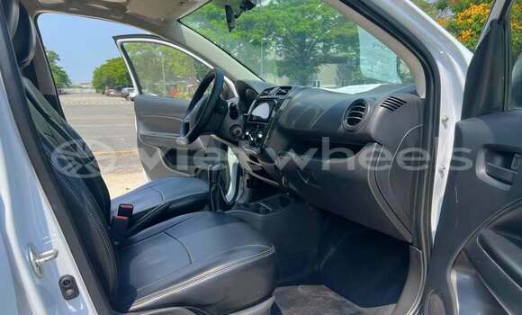 Mua Đã sử dụng Mitsubishi Attrage Xe ô tô Mua Đã sử dụng Mitsubishi Attrage Xe ô tô