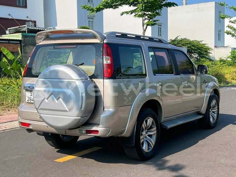 Big with watermark ford everest tinh lam gjong gjam rong 37485