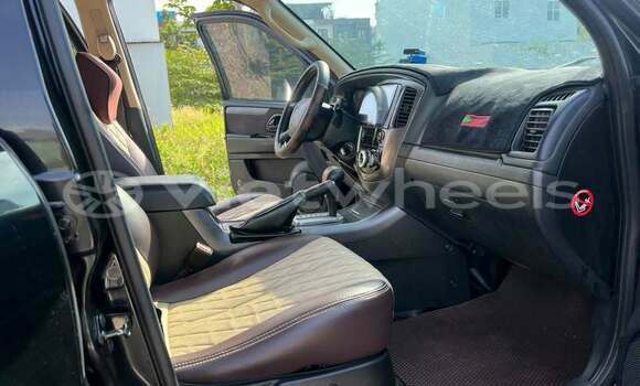 Mua Đã sử dụng Ford Escape Xe ô tô Mua Đã sử dụng Ford Escape Xe ô tô