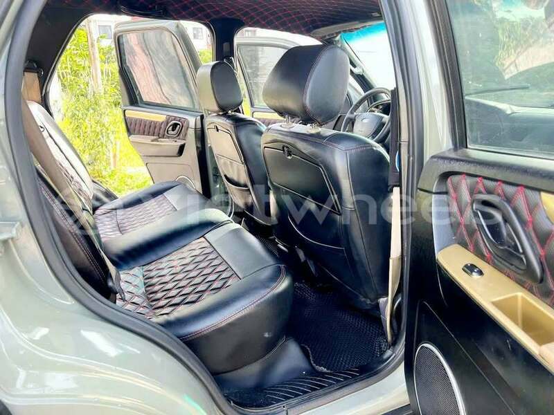 Big with watermark ford escape hanoi saigon 37506