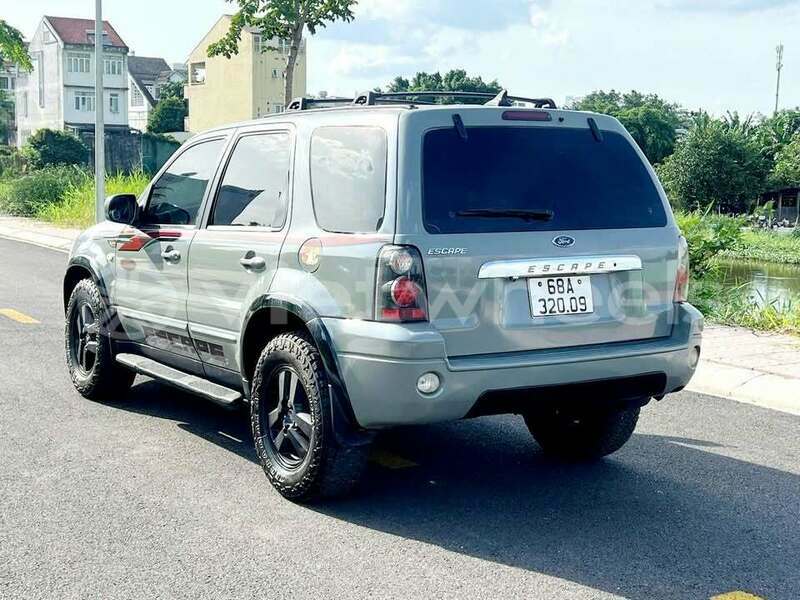 Big with watermark ford escape hanoi saigon 37506