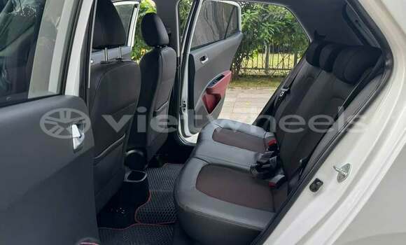 Buy Used Hyundai i10 Car Buy Used Hyundai i10 Car