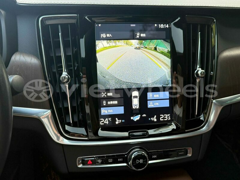 Big with watermark volvo xc90 t8 hanoi saigon 37540