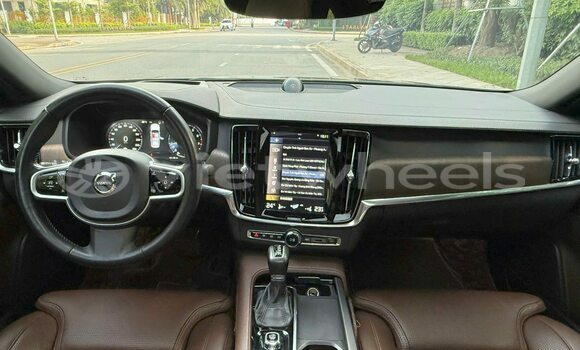 Buy Used Volvo XC90-T8 Car Buy Used Volvo XC90-T8 Car