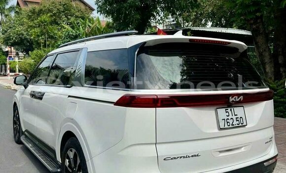 Buy Used Kia Carnival Car Buy Used Kia Carnival Car