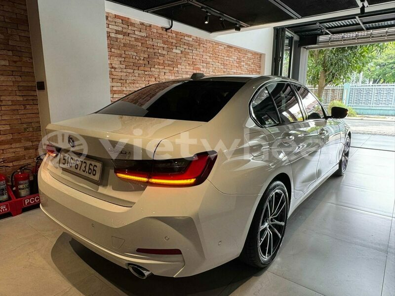 Big with watermark bmw 320i tinh lam gjong gjam rong 37584