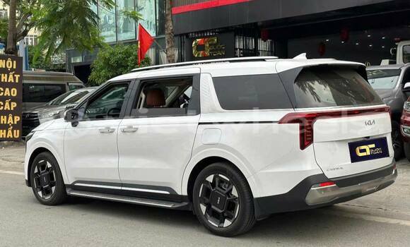 Buy Used KIA Carnival Car Buy Used KIA Carnival Car