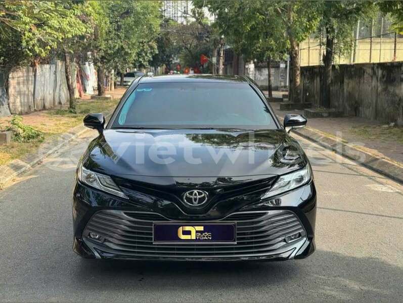 Big with watermark toyota camry hanoi saigon 39065