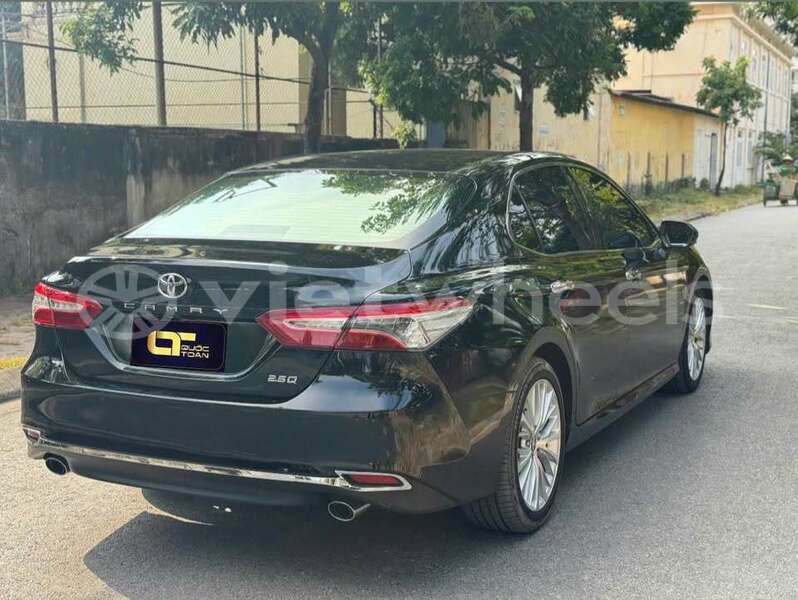 Big with watermark toyota camry hanoi saigon 39065