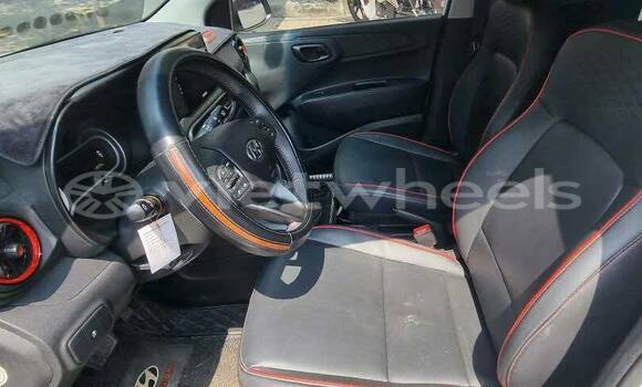 Buy Used Hyundai i10 Car Buy Used Hyundai i10 Car