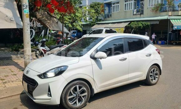 Buy Used Hyundai i10 Car Buy Used Hyundai i10 Car
