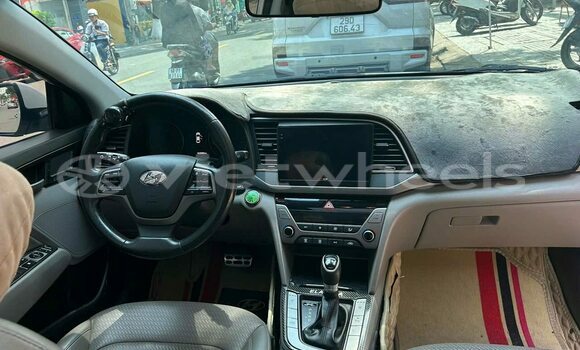 Buy Used Hyundai ELANTRA Car Buy Used Hyundai ELANTRA Car