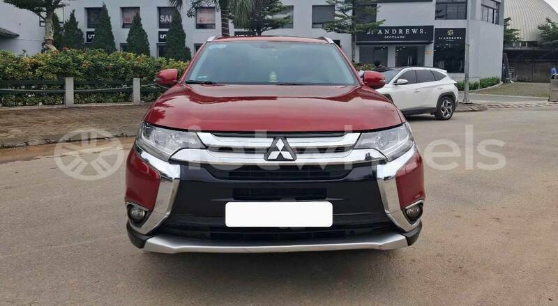Big with watermark mitsubishi outlander hanoi saigon 39214