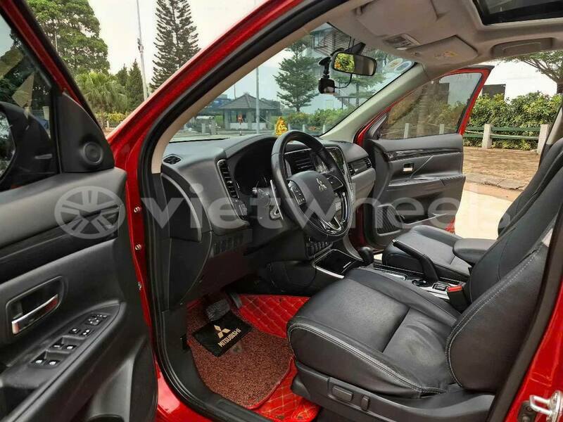 Big with watermark mitsubishi outlander hanoi saigon 39214