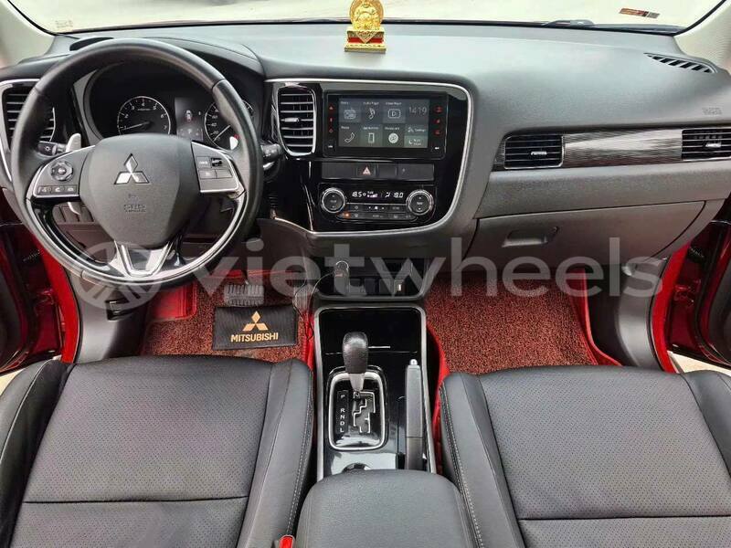 Big with watermark mitsubishi outlander hanoi saigon 39214