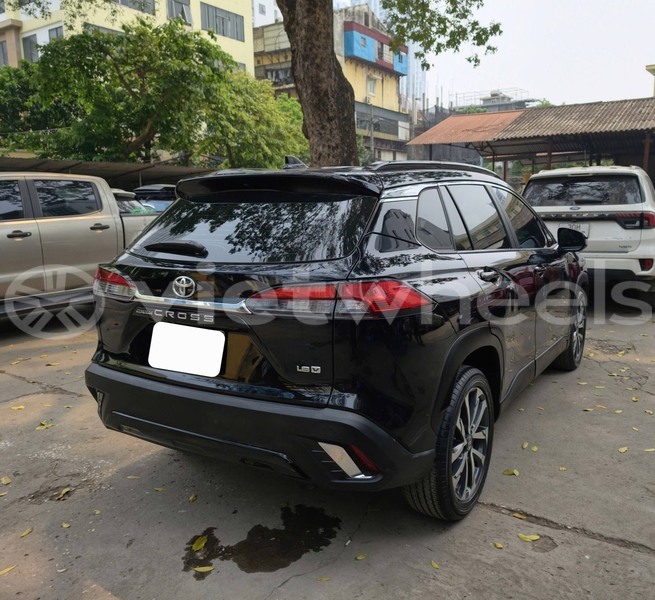 Big with watermark toyota corolla cross hanoi saigon 39242