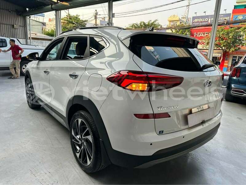 Big with watermark hyundai tucson tinh lam gjong gjam rong 39333