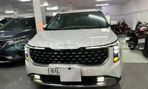 Buy Used Kia Carnival Car