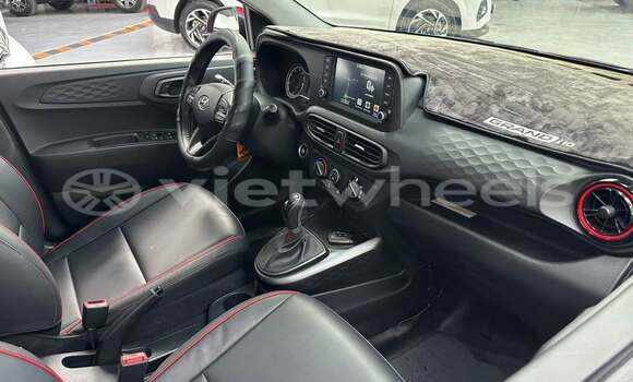 Buy Used Hyundai Grand i10 Car Buy Used Hyundai Grand i10 Car