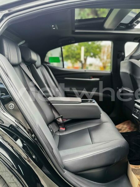 Big with watermark toyota camry tinh lam gjong gjam rong 39453