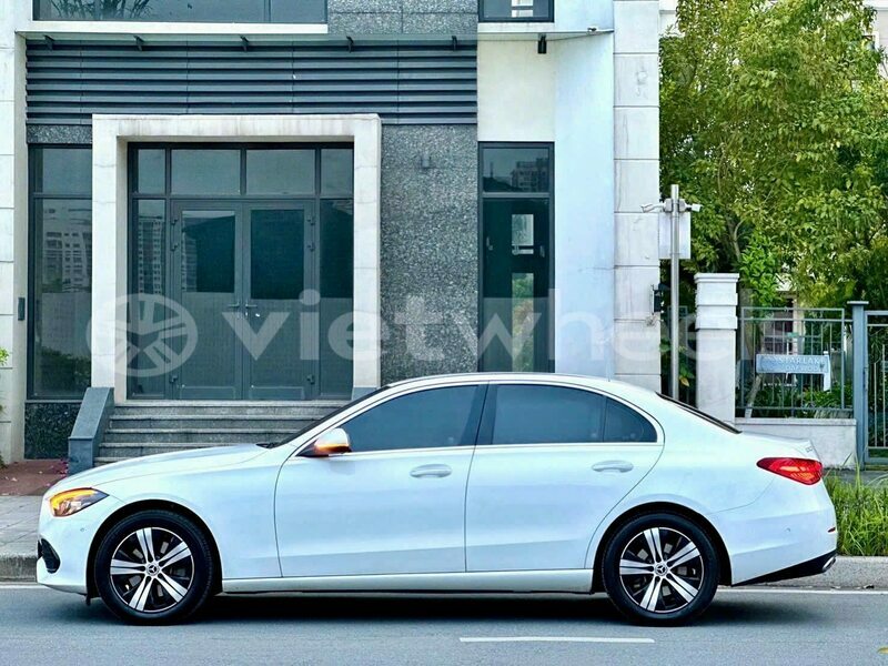 Big with watermark mercedes benz c class tinh lam gjong gjam rong 39470