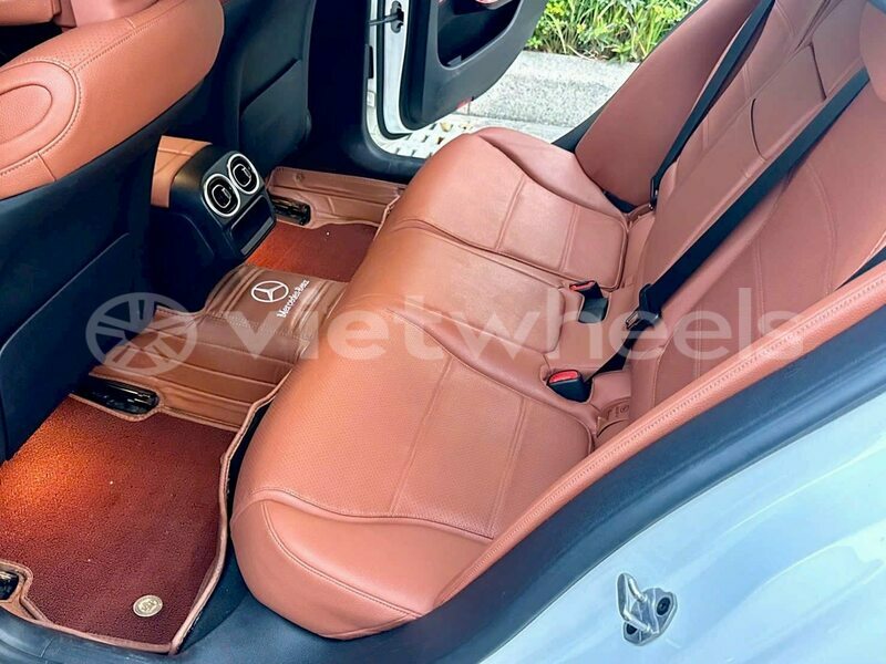 Big with watermark mercedes benz c class tinh lam gjong gjam rong 39470