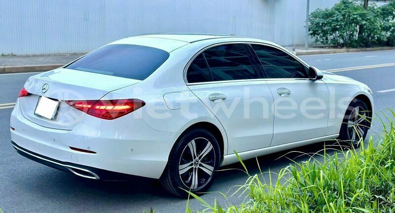 Big with watermark mercedes benz c class tinh lam gjong gjam rong 39470