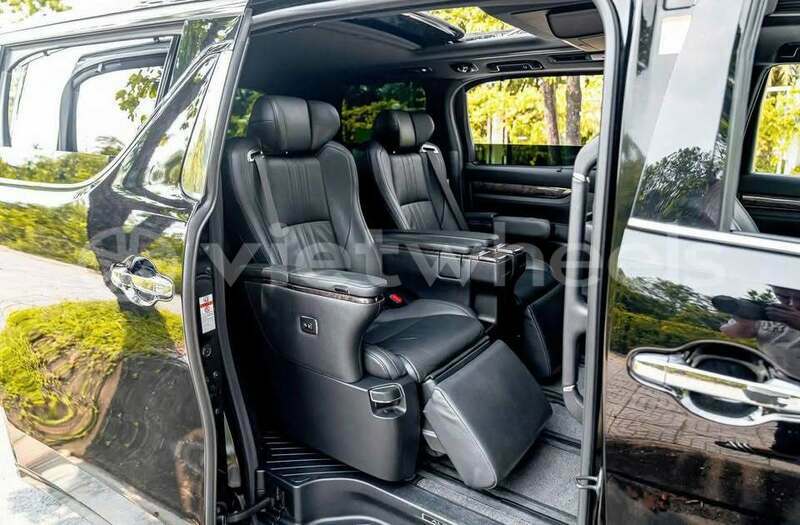 Big with watermark toyota alphard tinh lam gjong gjam rong 39500