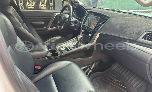 Mua Đã sử dụng Mitsubishi Pajero Xe ô tô Mua Đã sử dụng Mitsubishi Pajero Xe ô tô