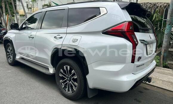 Mua Đã sử dụng Mitsubishi Pajero Xe ô tô Mua Đã sử dụng Mitsubishi Pajero Xe ô tô