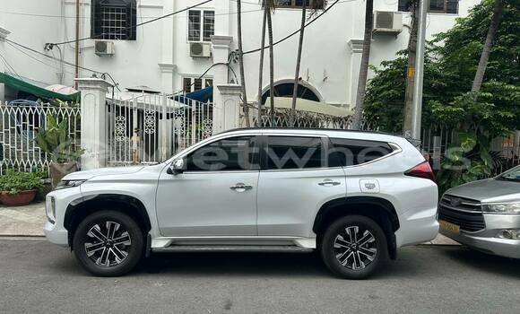 Mua Đã sử dụng Mitsubishi Pajero Xe ô tô Mua Đã sử dụng Mitsubishi Pajero Xe ô tô