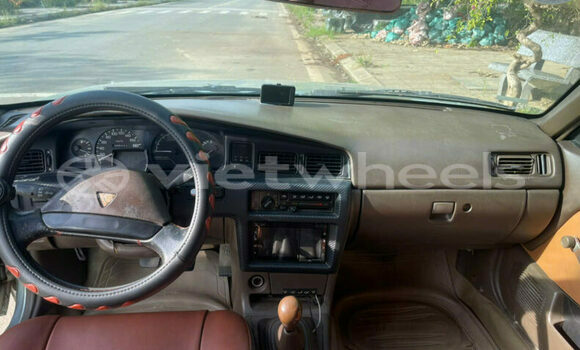 Mua Đã sử dụng Nissan BLUEBIRD Xe ô tô Mua Đã sử dụng Nissan BLUEBIRD Xe ô tô