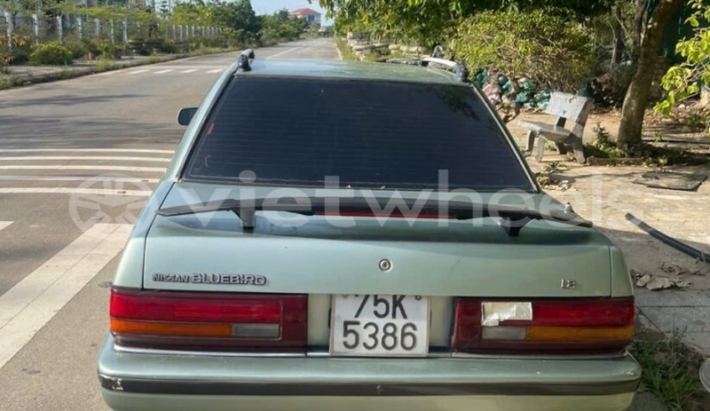 Big with watermark nissan bluebird hanoi saigon 39518