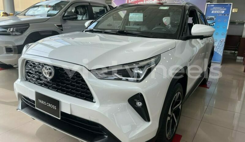 Big with watermark toyota yaris cross hanoi saigon 39520