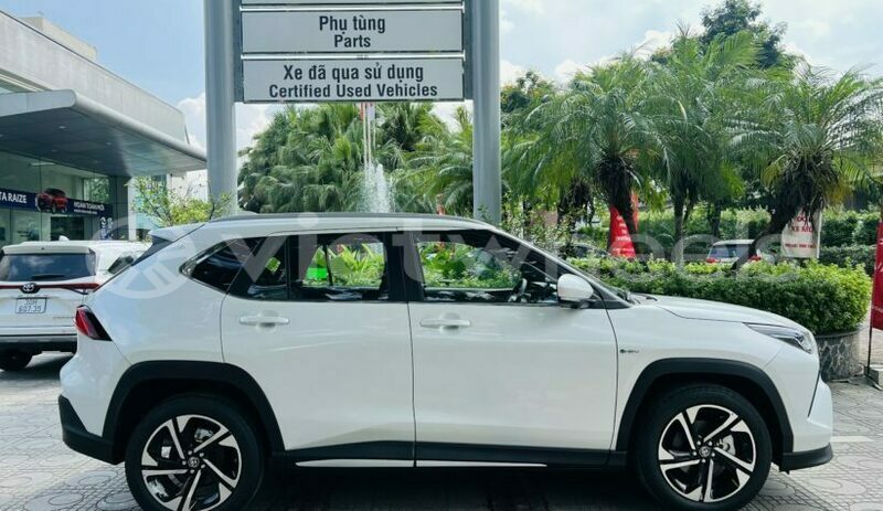 Big with watermark toyota yaris cross hanoi saigon 39520