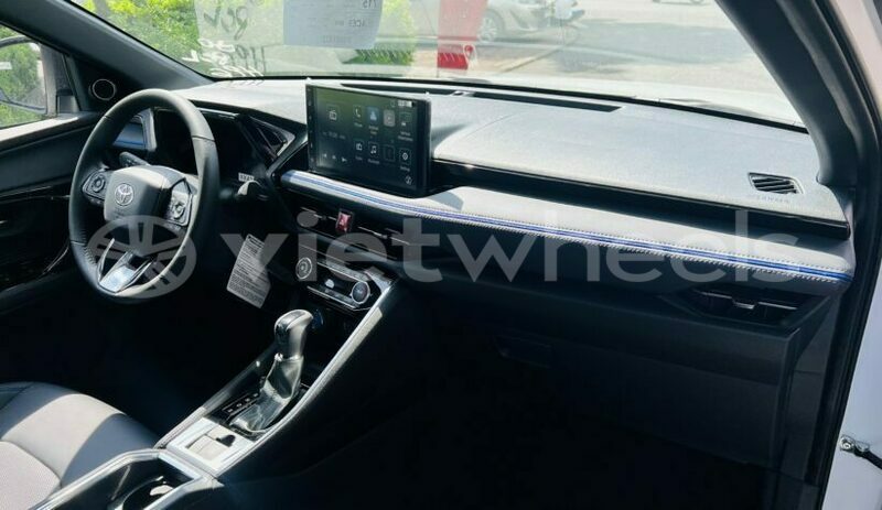 Big with watermark toyota yaris cross hanoi saigon 39520