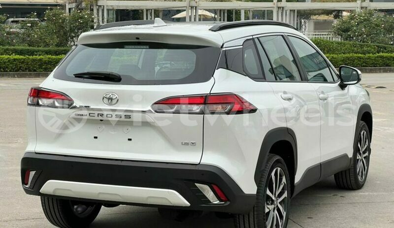 Big with watermark toyota corolla cross hanoi saigon 39521