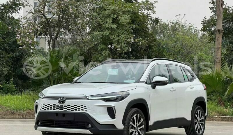 Big with watermark toyota corolla cross hanoi saigon 39521