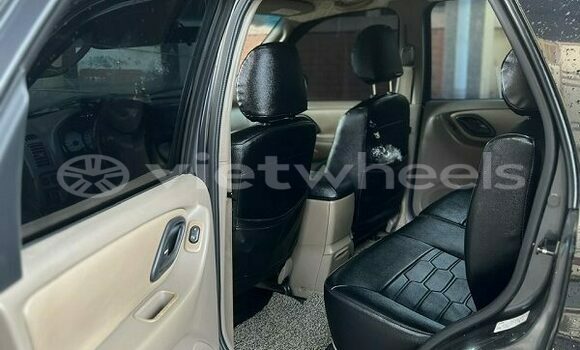 Mua Đã sử dụng Ford Escape Xe ô tô Mua Đã sử dụng Ford Escape Xe ô tô