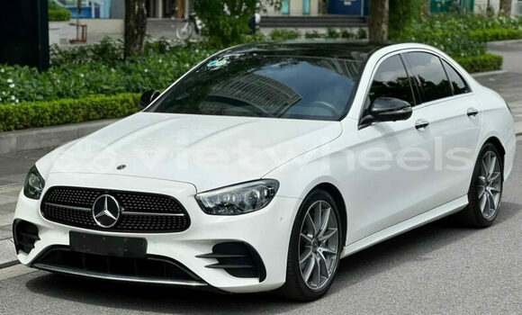 Mua Đã sử dụng Mercedes E300 Xe ô tô