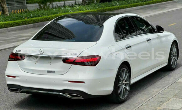 Mua Đã sử dụng Mercedes E300 Xe ô tô Mua Đã sử dụng Mercedes E300 Xe ô tô