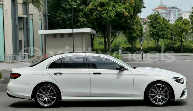 Big with watermark mercedes e300 hanoi saigon 39542